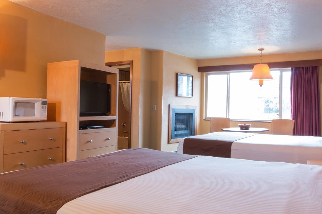 Hi Tide Oceanfront Inn ซีไซด์ ภายนอก รูปภาพ