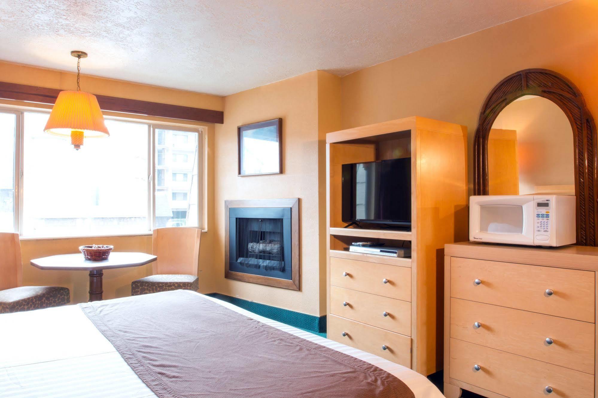 Hi Tide Oceanfront Inn ซีไซด์ ภายนอก รูปภาพ