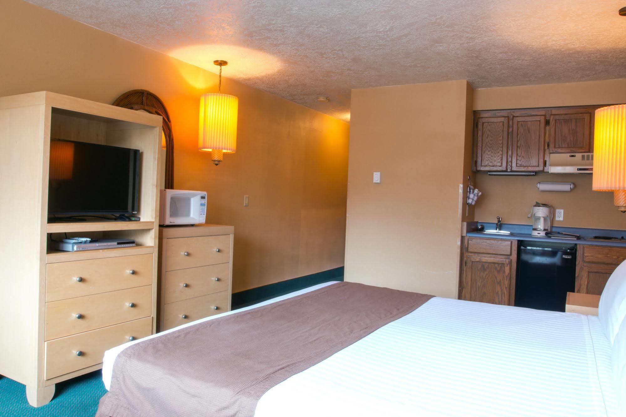 Hi Tide Oceanfront Inn ซีไซด์ ภายนอก รูปภาพ