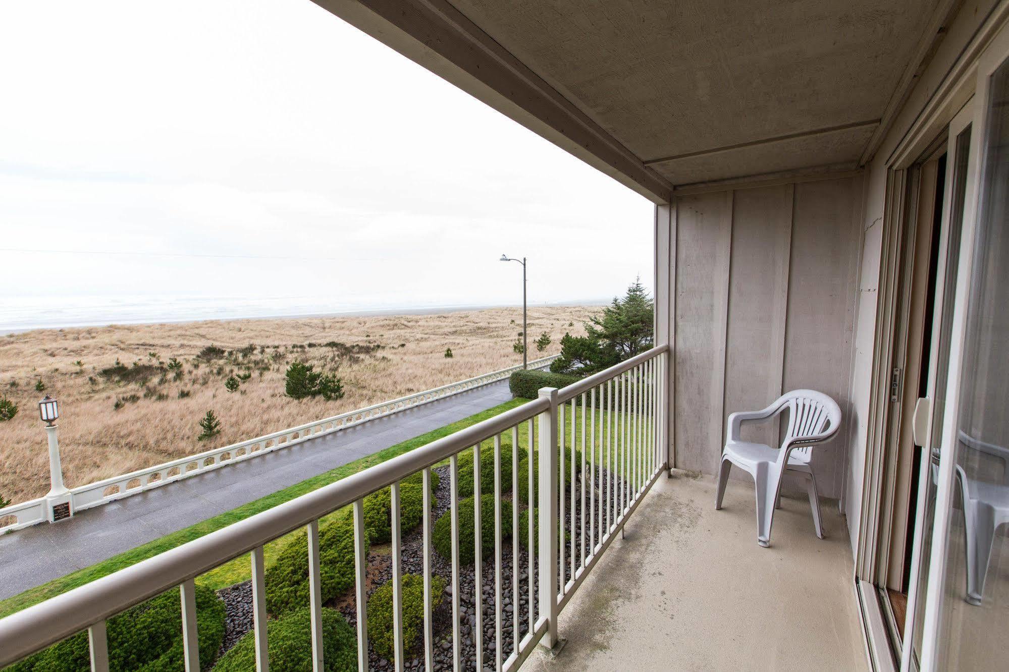 Hi Tide Oceanfront Inn ซีไซด์ ภายนอก รูปภาพ